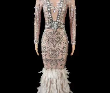 Traje de festa no atacado: crie sua festa personalizada e desfrute de um banq...